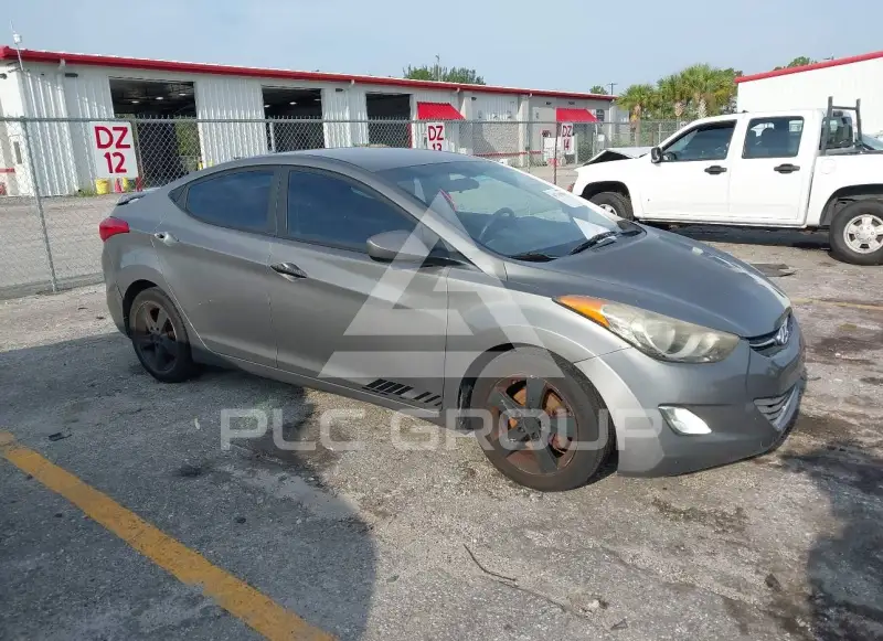 2013 Hyundai Elantra photo