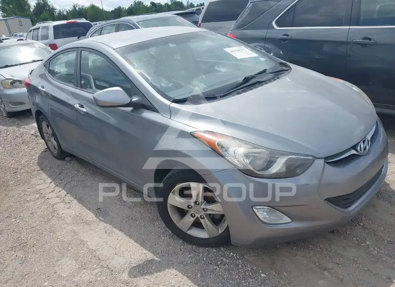 2013 Hyundai Elantra photo