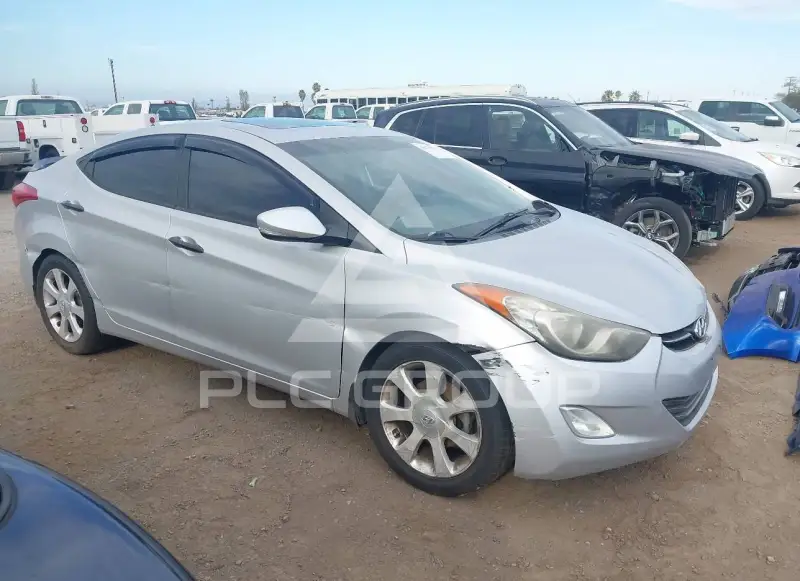 2013 Hyundai Elantra photo