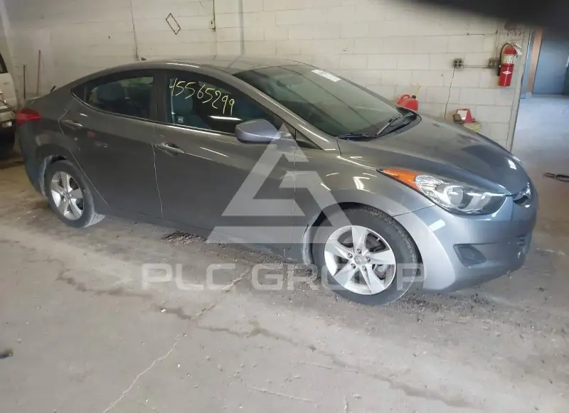 2013 Hyundai Elantra photo