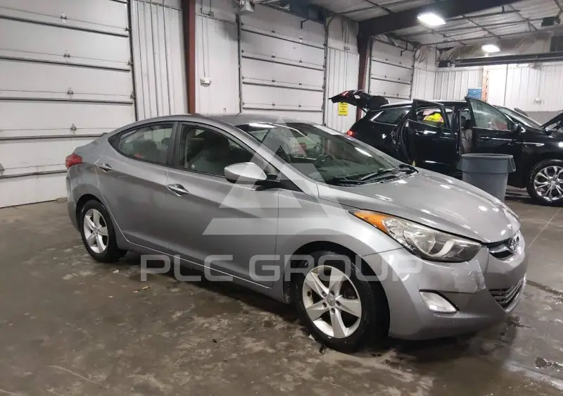 2013 Hyundai Elantra photo