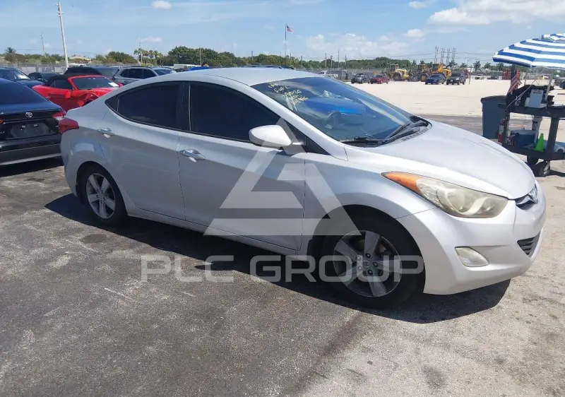 2013 Hyundai Elantra фото