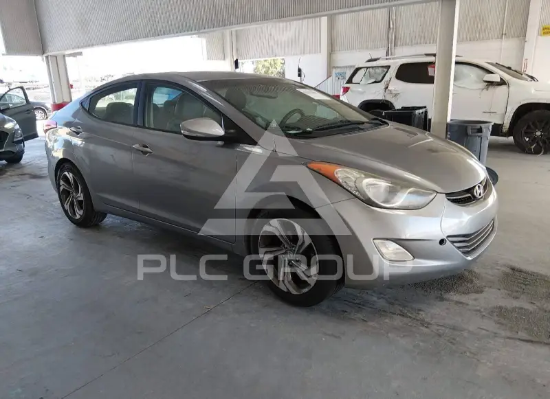 2013 Hyundai Elantra photo
