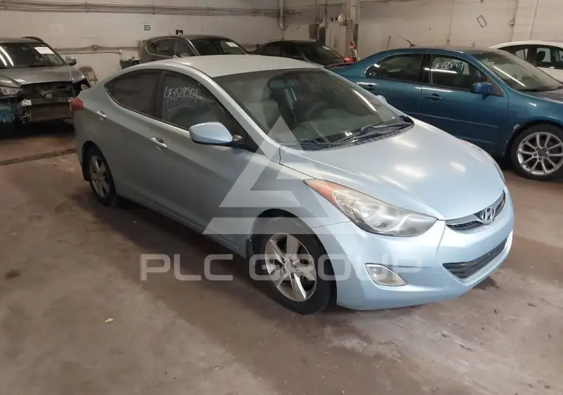 2013 Hyundai Elantra photo