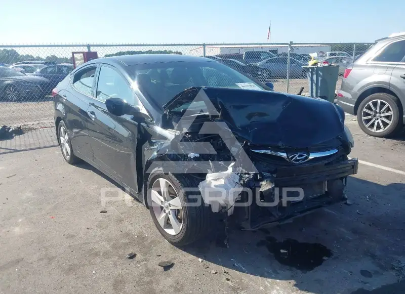 2013 Hyundai Elantra photo