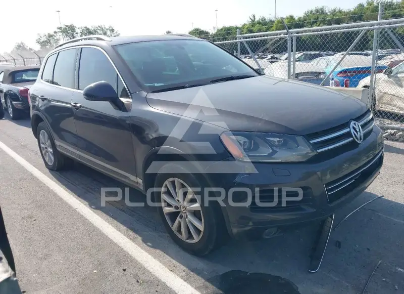 2013 Volkswagen Touareg photo