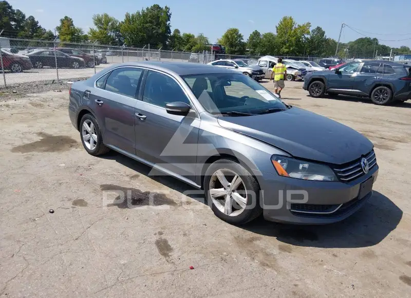 2013 Volkswagen Passat photo