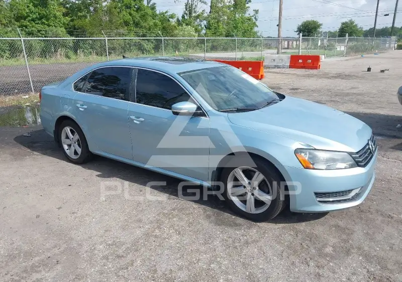 2013 Volkswagen Passat photo