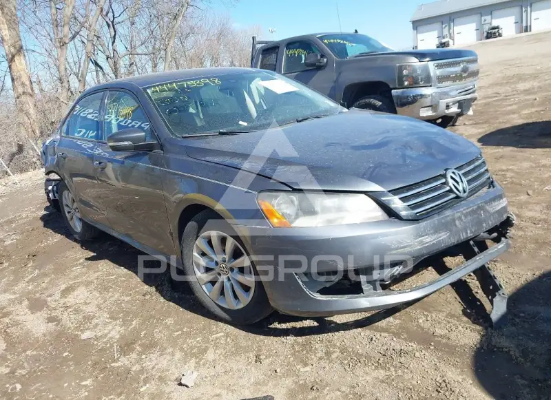 2013 Volkswagen Passat photo