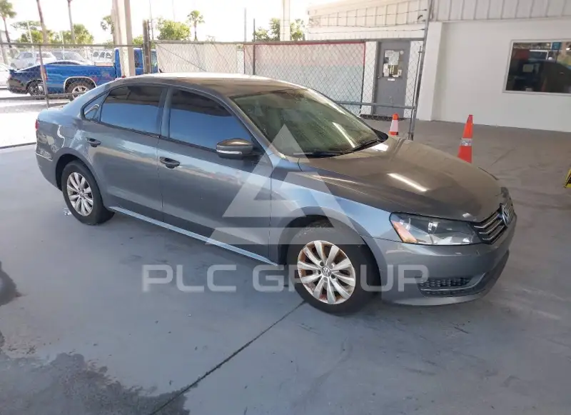 2013 Volkswagen Passat photo