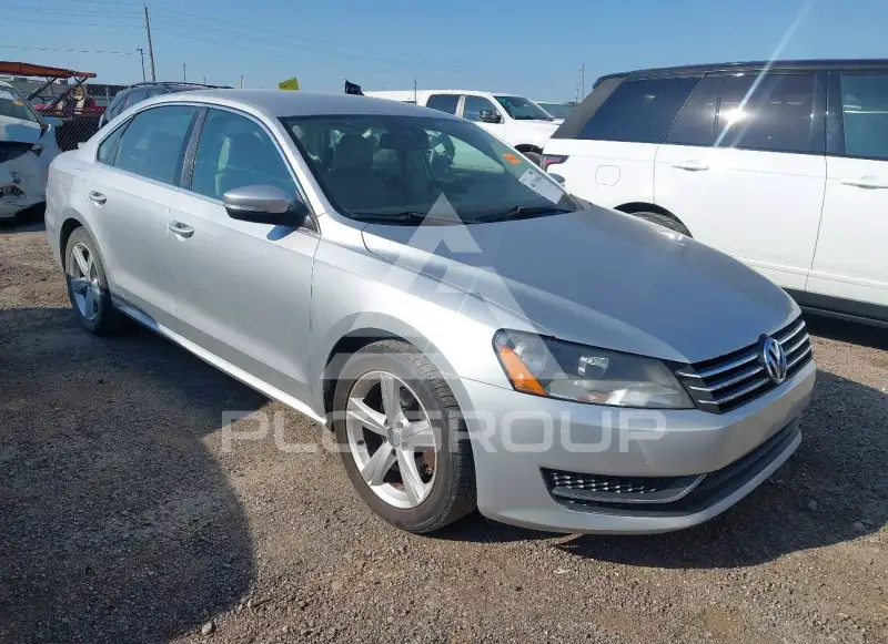 2013 Volkswagen Passat photo
