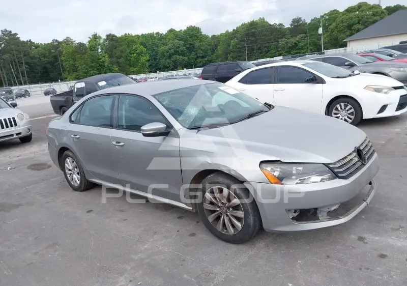 2013 Volkswagen Passat photo