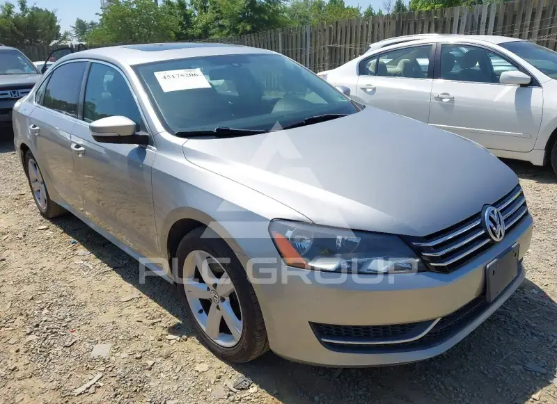 2013 Volkswagen Passat photo