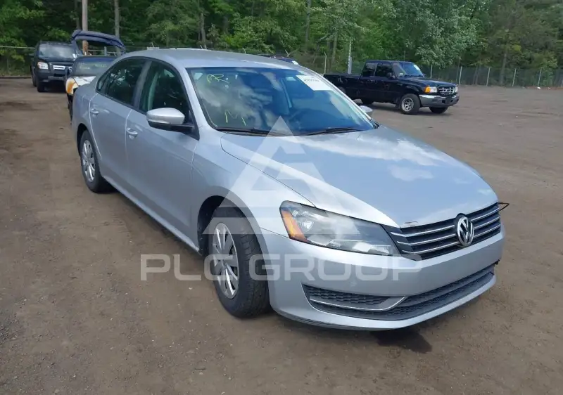 2013 Volkswagen Passat photo