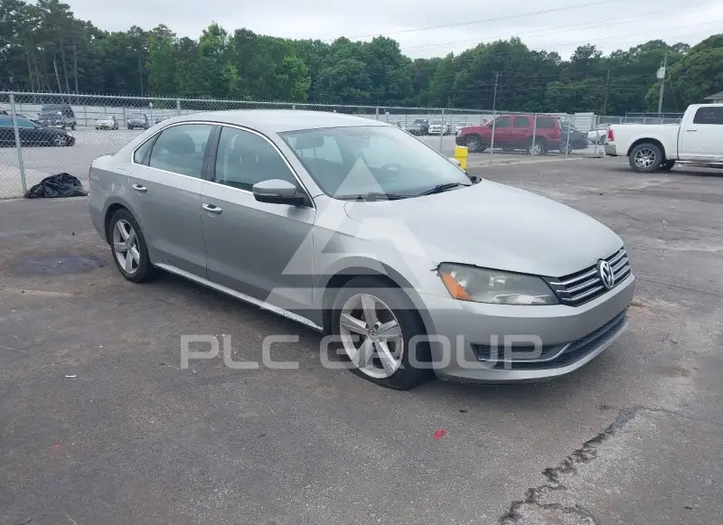 2013 Volkswagen Passat photo
