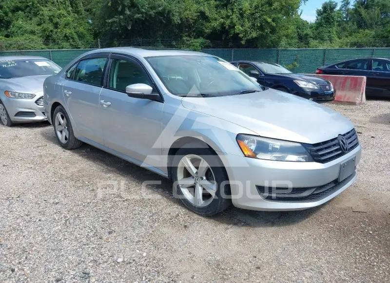 2013 Volkswagen Passat фото
