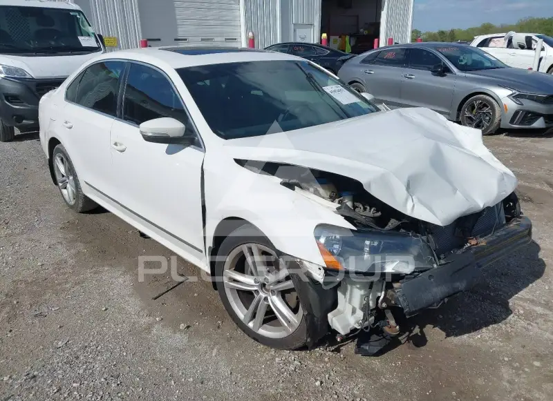 2013 Volkswagen Passat photo