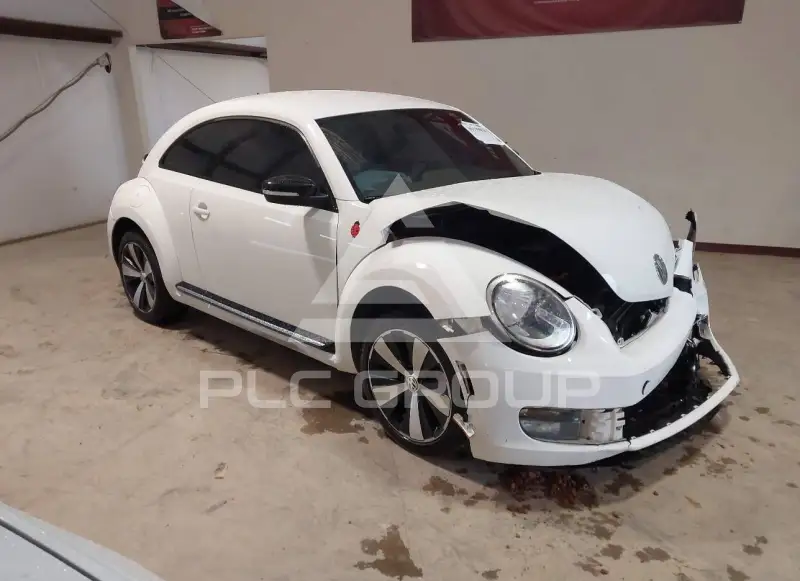 2013 Volkswagen BEETLE фото