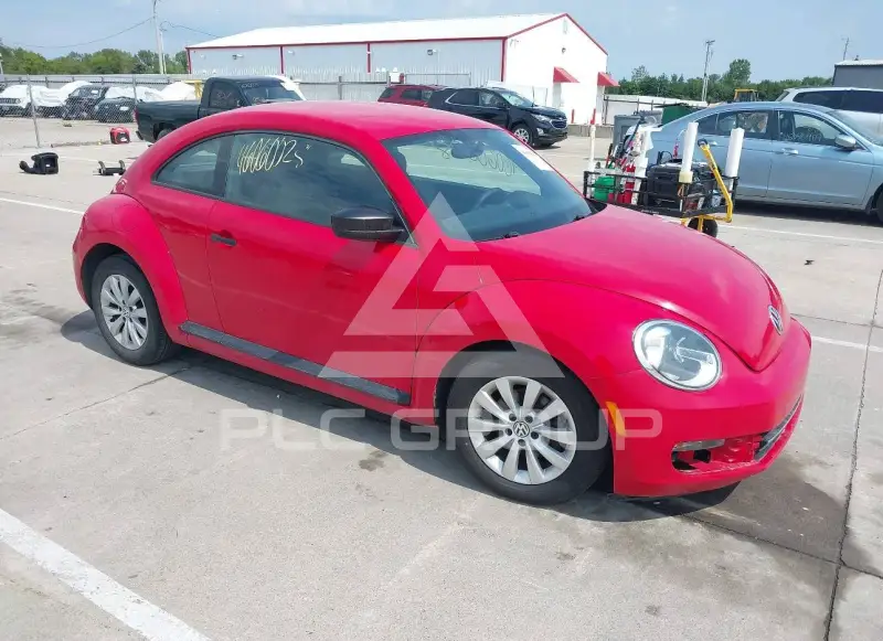 2013 Volkswagen BEETLE photo