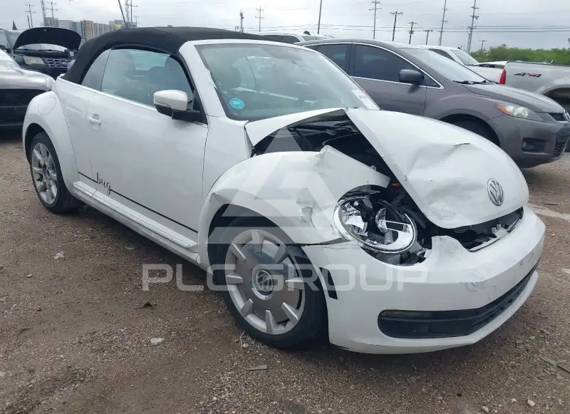 2013 Volkswagen BEETLE photo