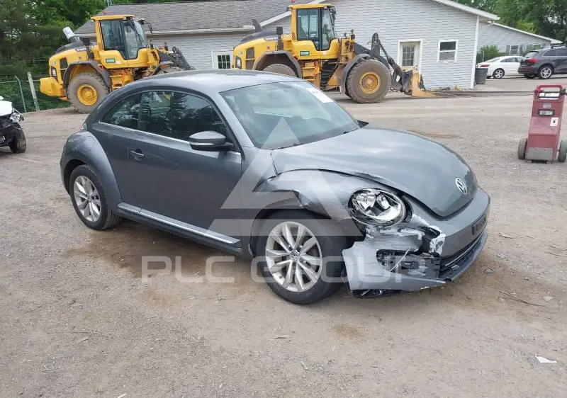 2013 Volkswagen BEETLE photo