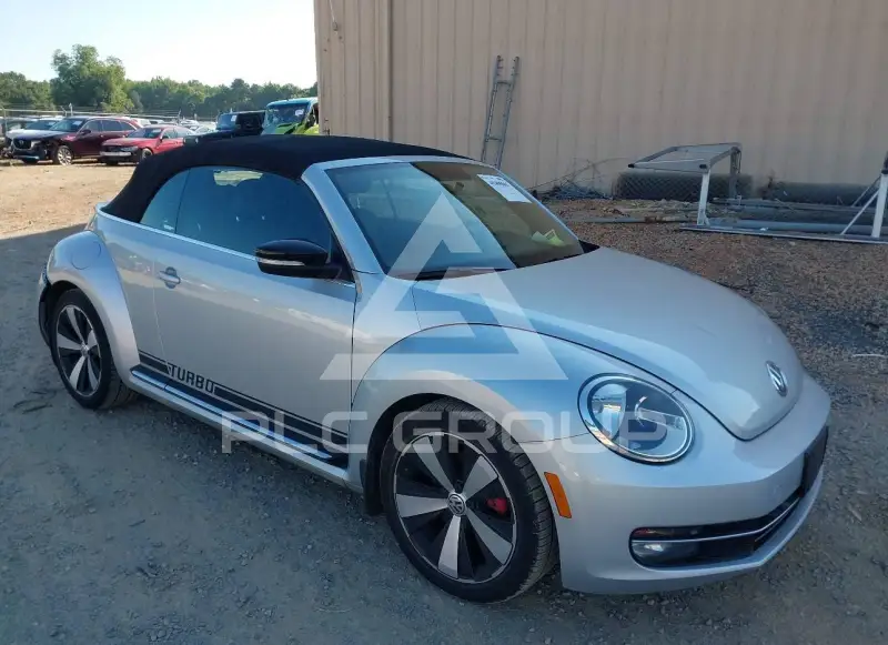 2013 Volkswagen BEETLE фото
