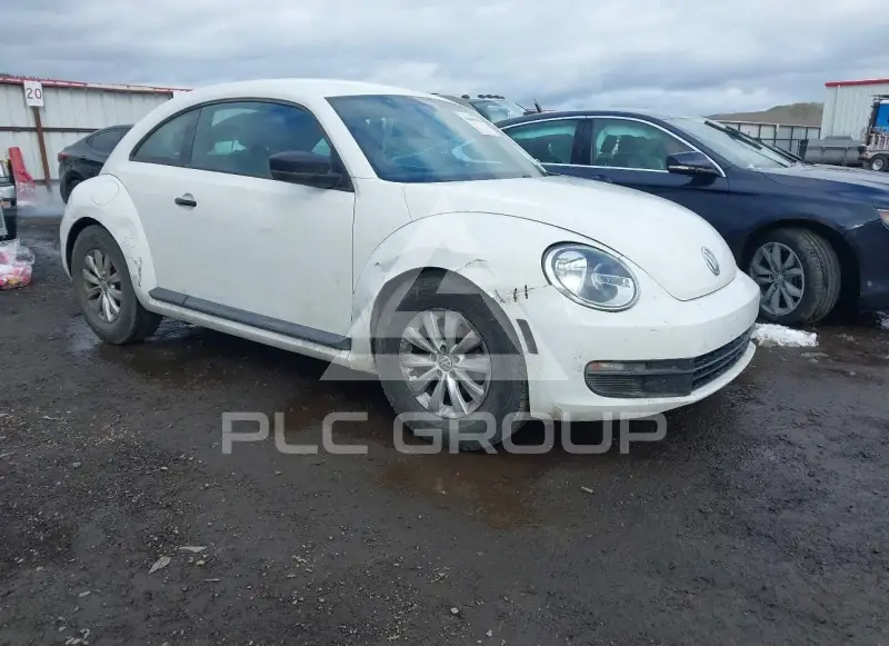 2013 Volkswagen BEETLE фото