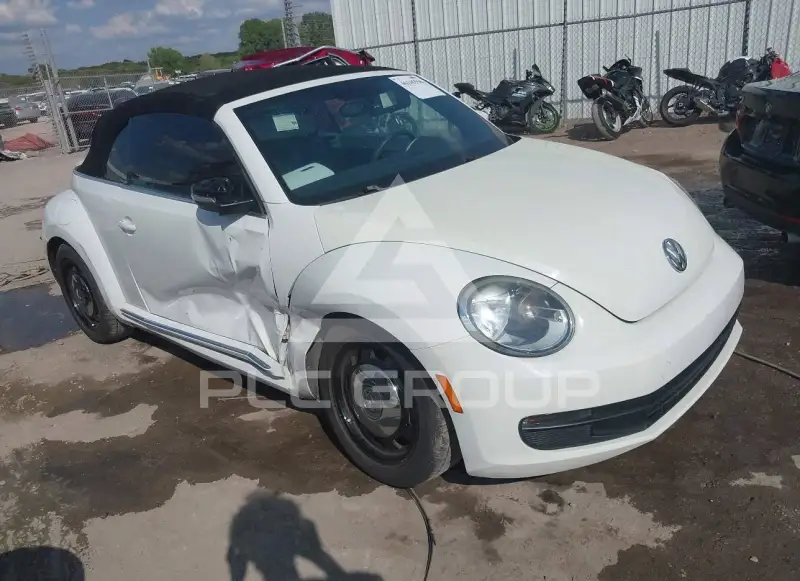 2013 Volkswagen BEETLE фото