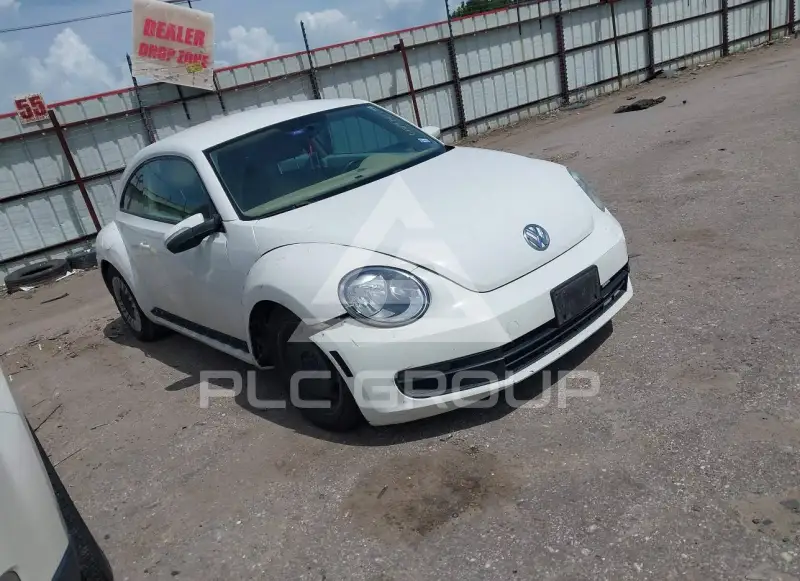 2013 Volkswagen BEETLE фото