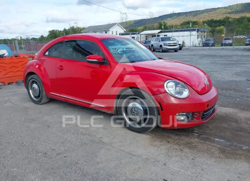 2013 Volkswagen BEETLE фото