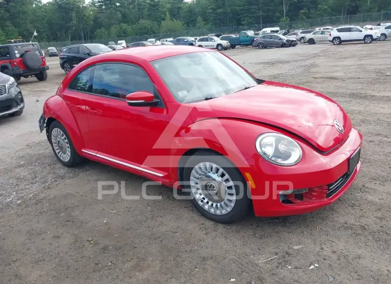 2013 Volkswagen BEETLE фото
