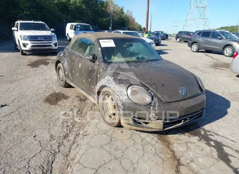 2013 Volkswagen BEETLE фото