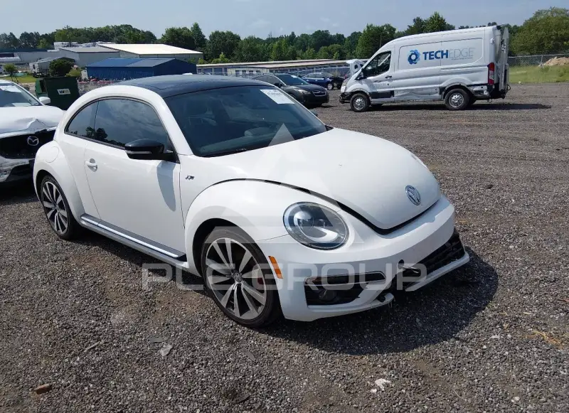 2013 Volkswagen BEETLE фото