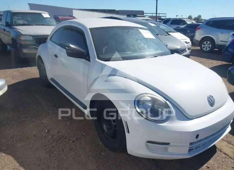 2013 Volkswagen BEETLE photo