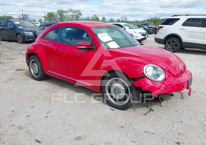 2013 Volkswagen BEETLE photo