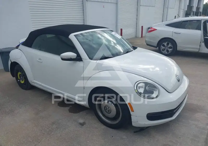 2013 Volkswagen BEETLE фото