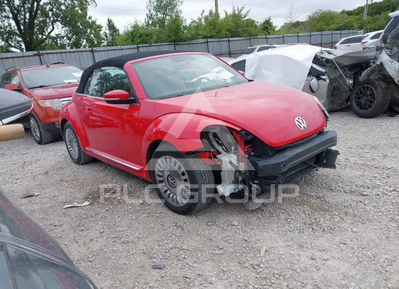 2013 Volkswagen BEETLE photo