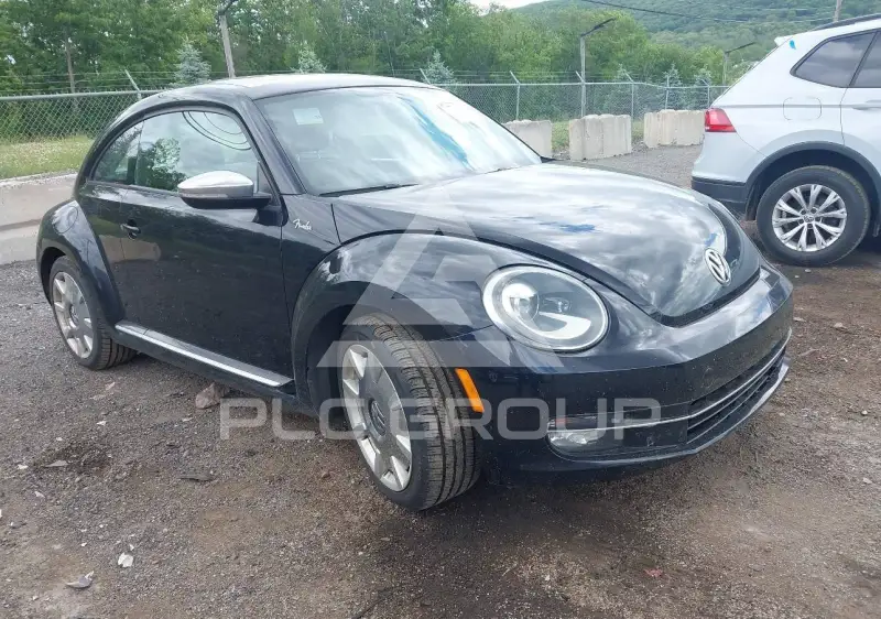 2013 Volkswagen BEETLE фото