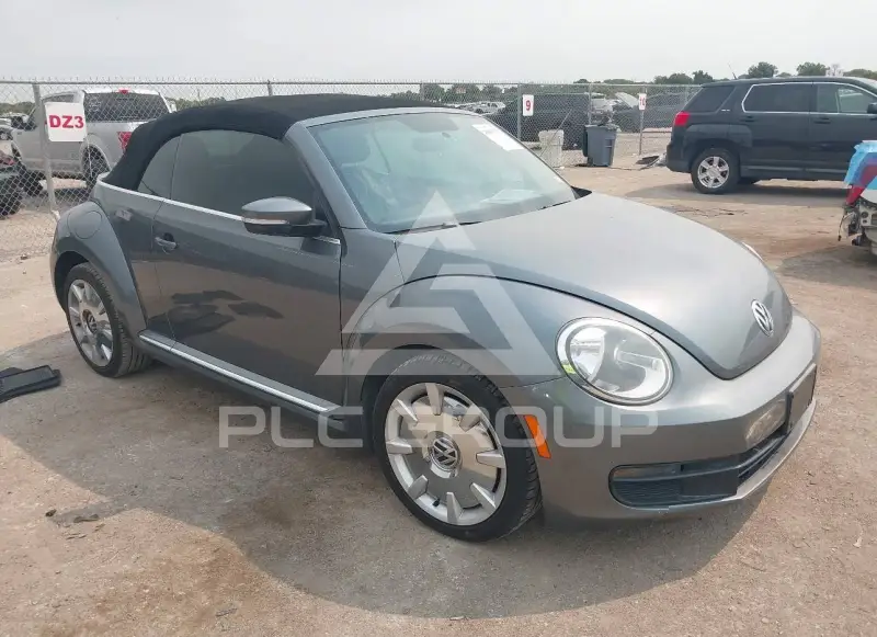 2013 Volkswagen BEETLE photo