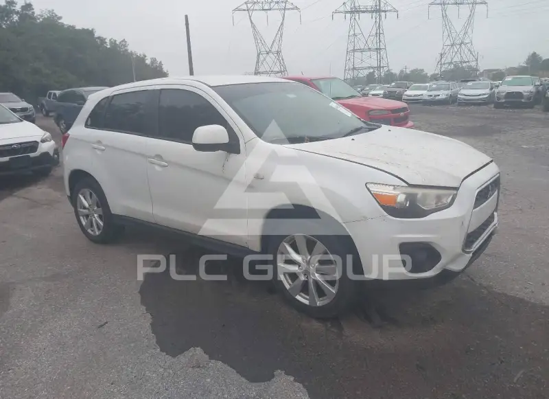 2014 Mitsubishi OUTLANDER photo