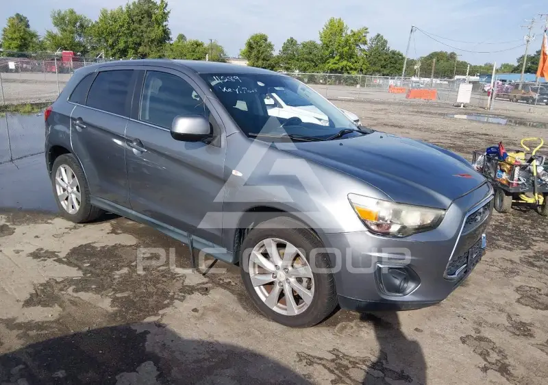 2014 Mitsubishi OUTLANDER photo