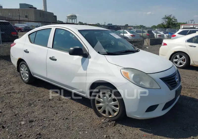 2014 Nissan VERSA photo