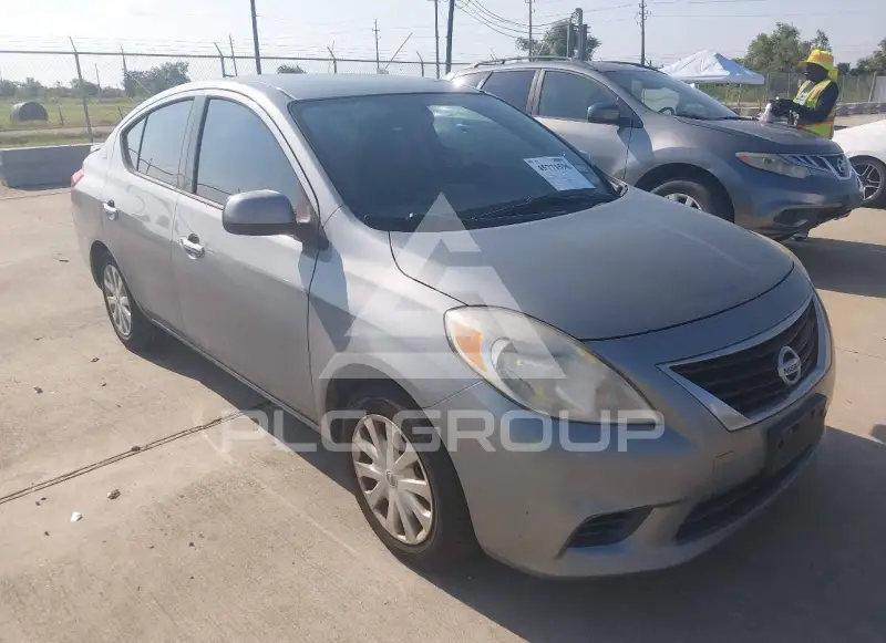2014 Nissan VERSA фото