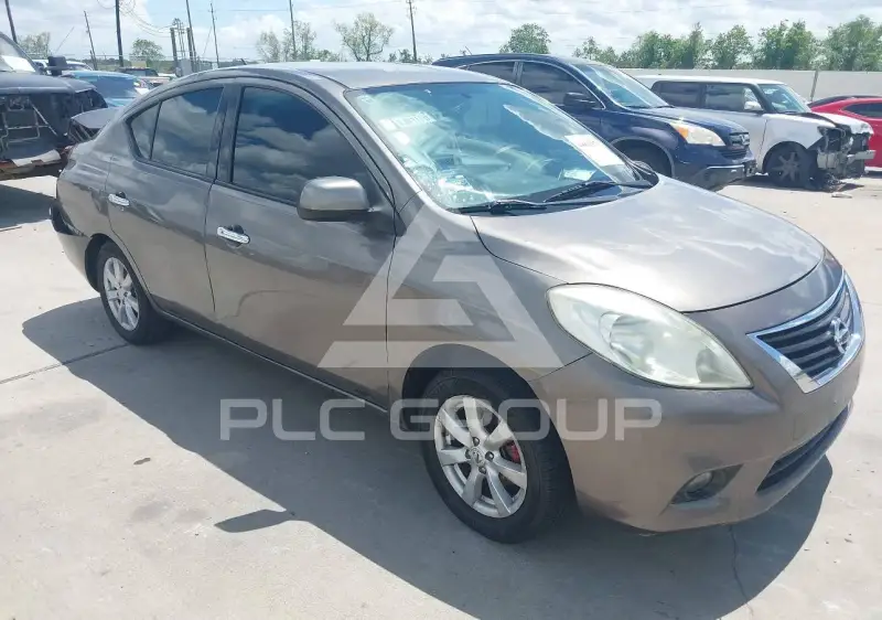 2014 Nissan VERSA photo