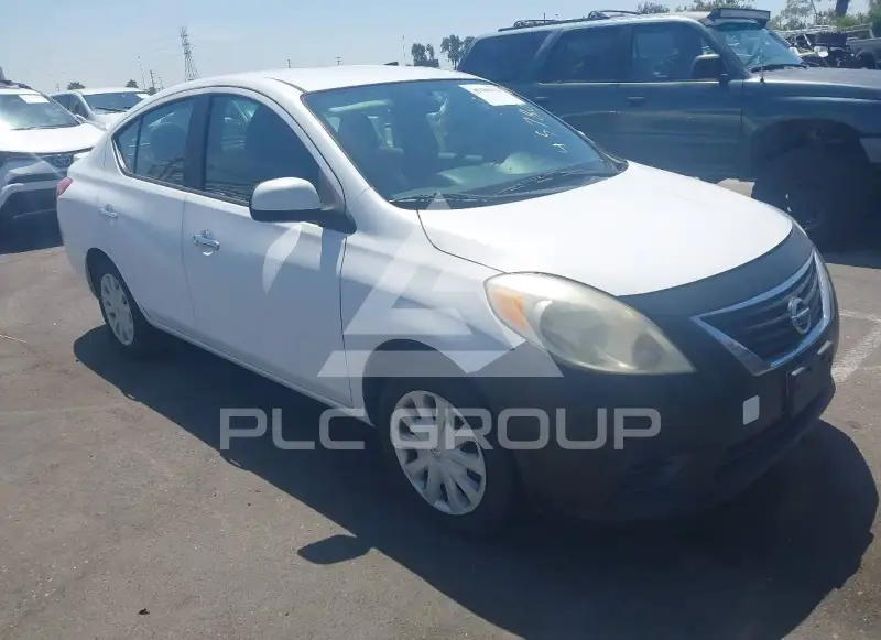 2014 Nissan VERSA фото