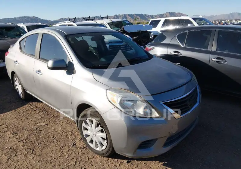 2014 Nissan VERSA photo