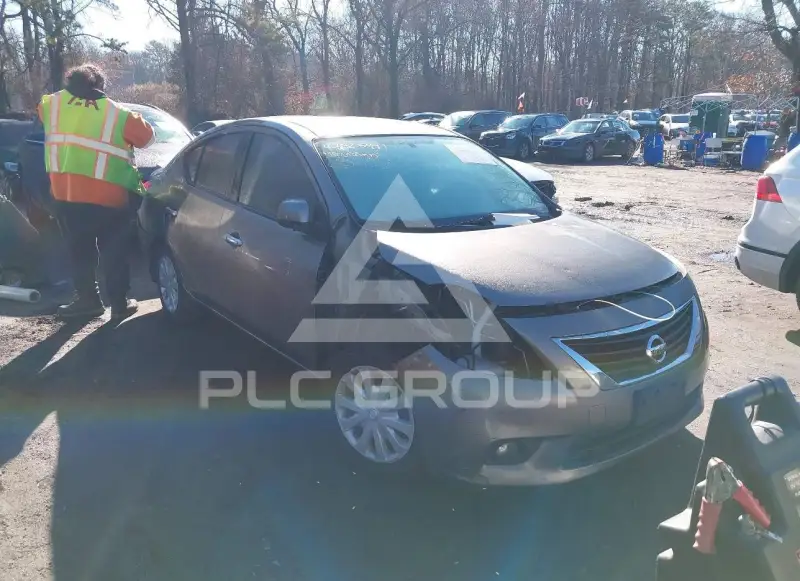2014 Nissan VERSA фото