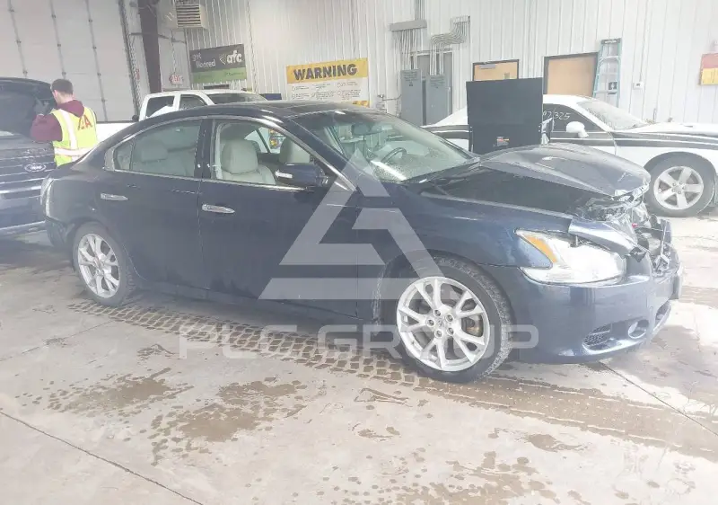 2014 Nissan MAXIMA photo
