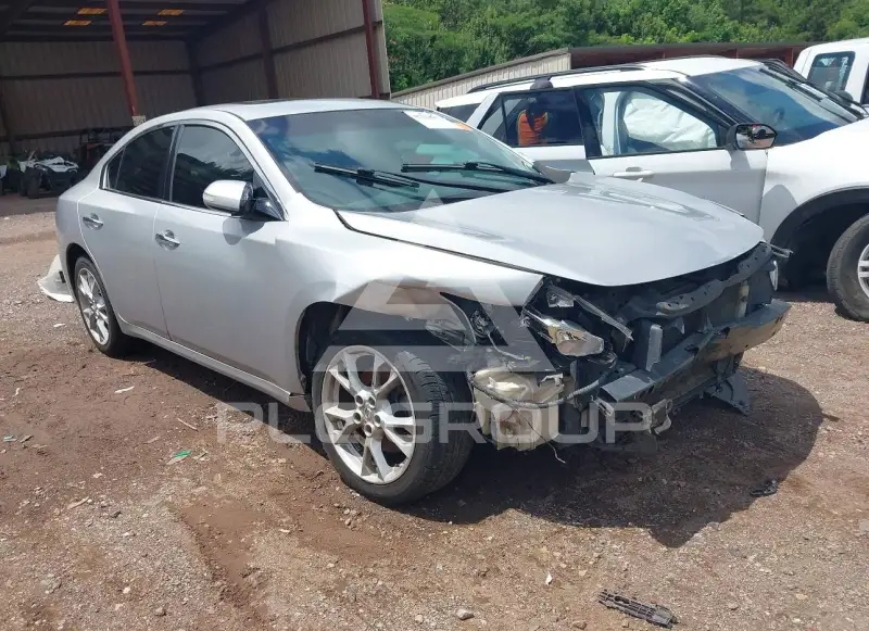 2014 Nissan MAXIMA photo