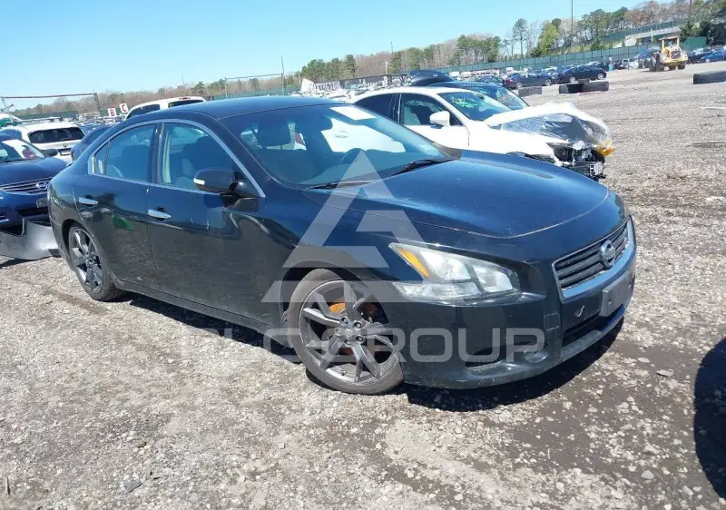 2014 Nissan MAXIMA photo